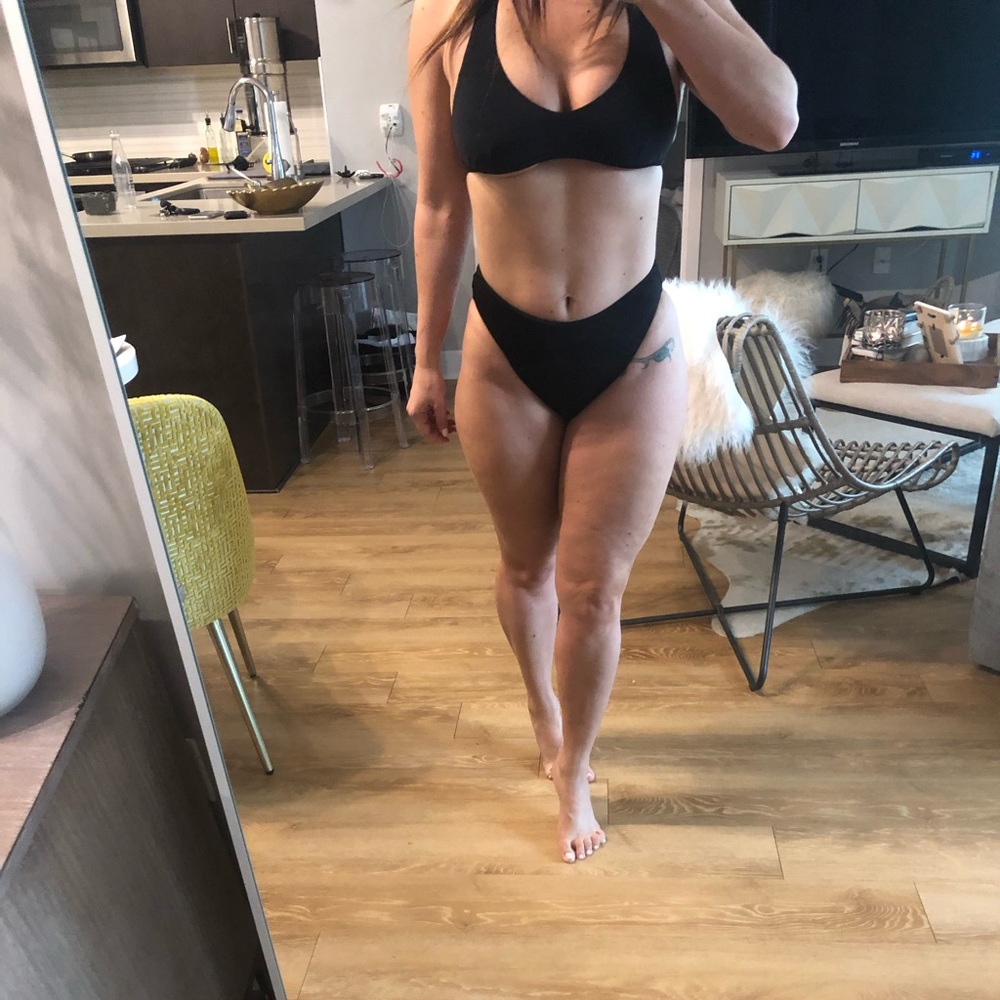 Naked wardrobe black high waisted bottoms sz small